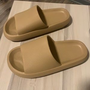 Brand new never worn super soft slides size 6.5-7